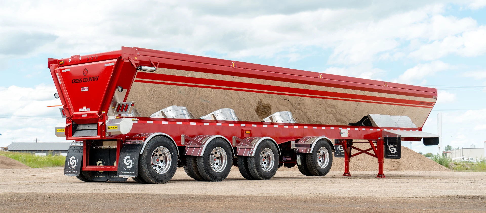 Live Bottom Belt Trailer Buying Guide: Asphalt, Aggregate & Agricultural Hauling