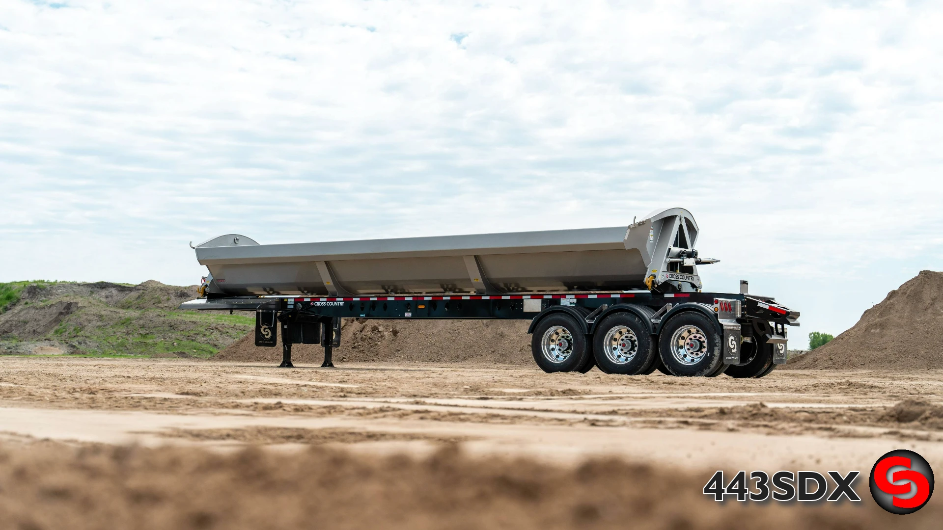 44' Tridem Side Dump — photo 4