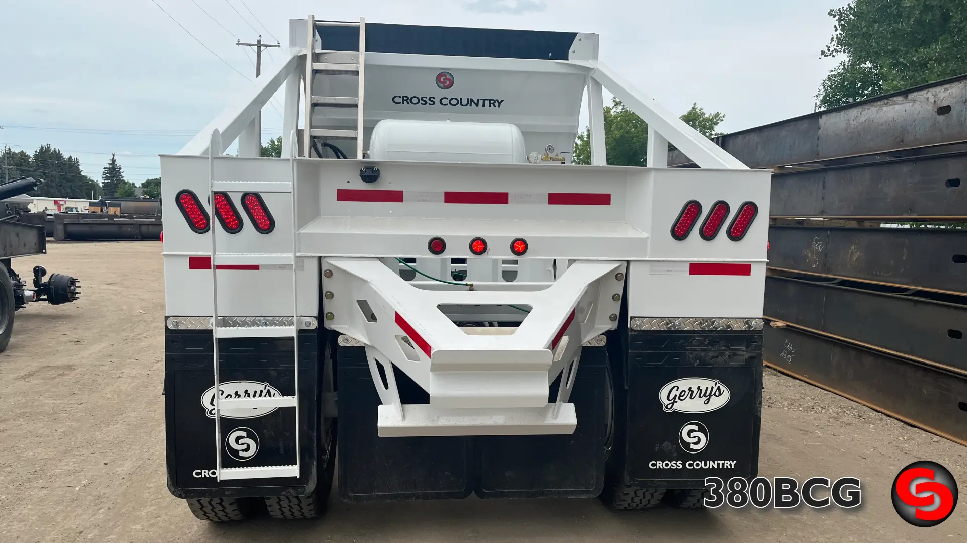 380BCG — 38' Tridem Crossgate Belly Dump — photo 4