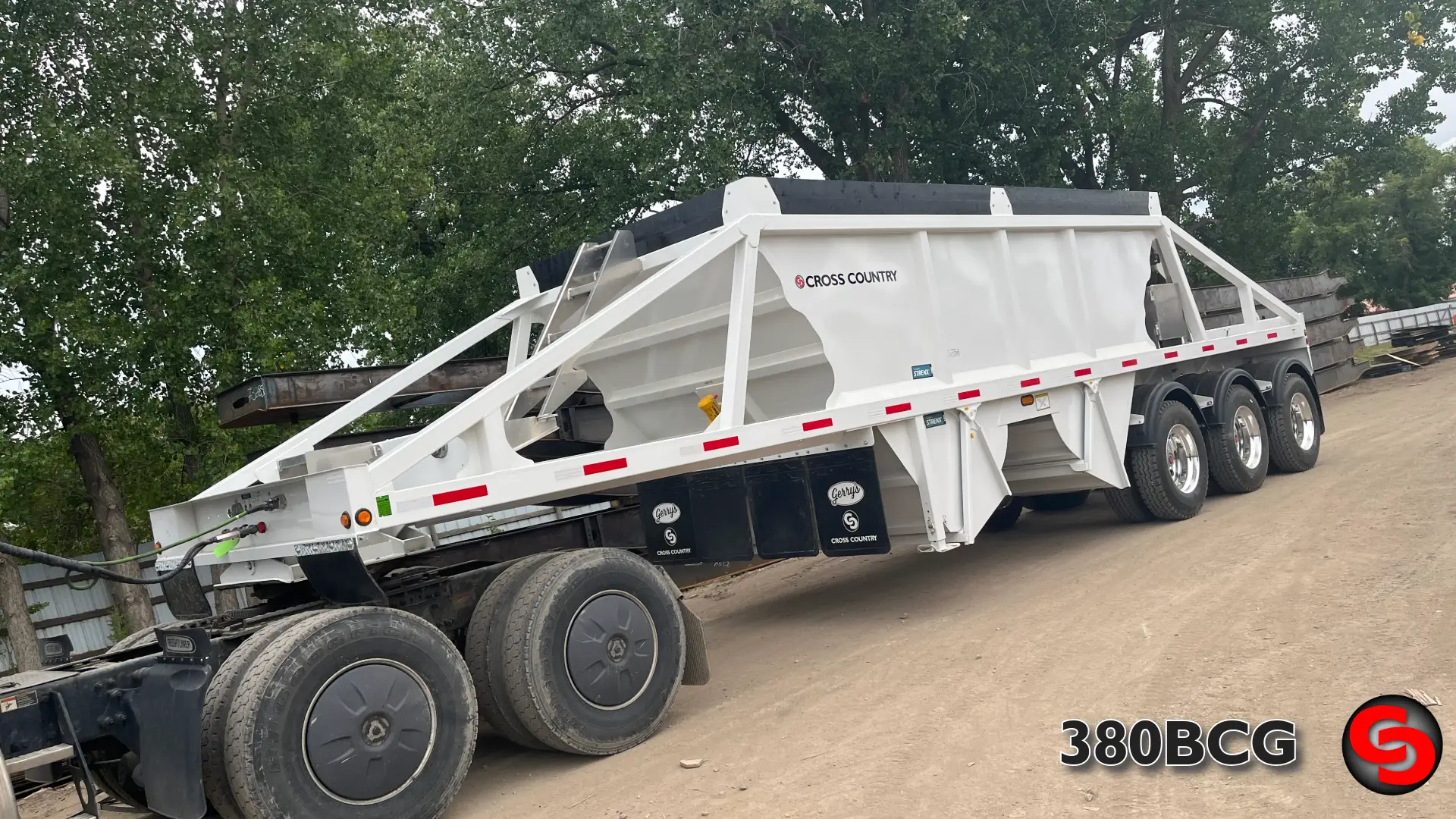 380BCG — 38' Tridem Crossgate Belly Dump — photo 1